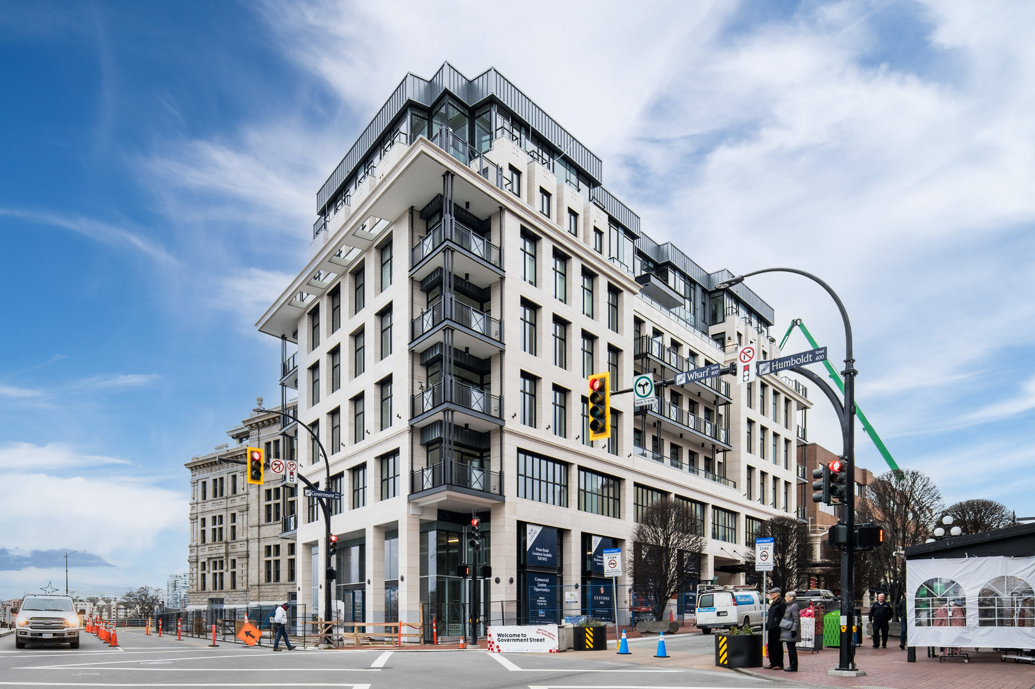 303 – 888 Government Street
